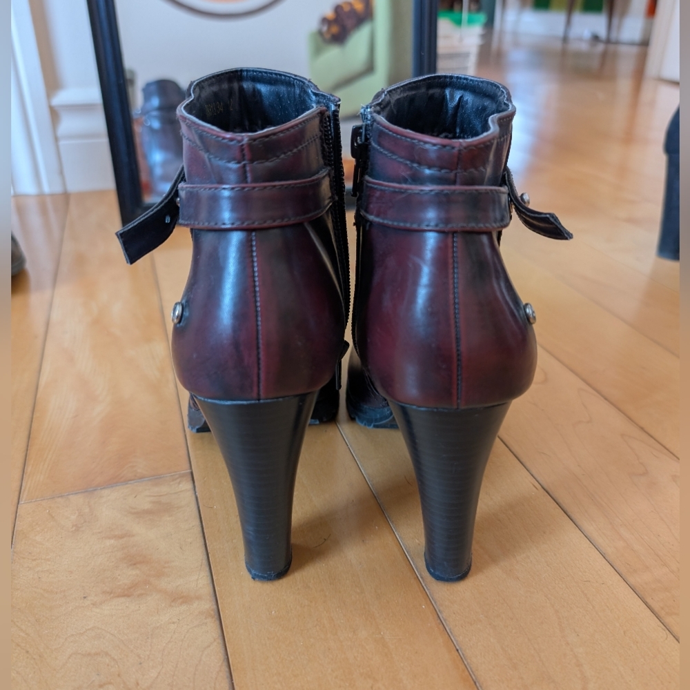Women's Burgundy Ankle Boots - Picture 4 of 4